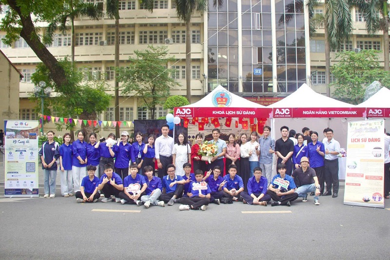 Dấu ấn Khoa Lịch sử Đảng tại ngày hội việc làm AJC Job Fair 2026